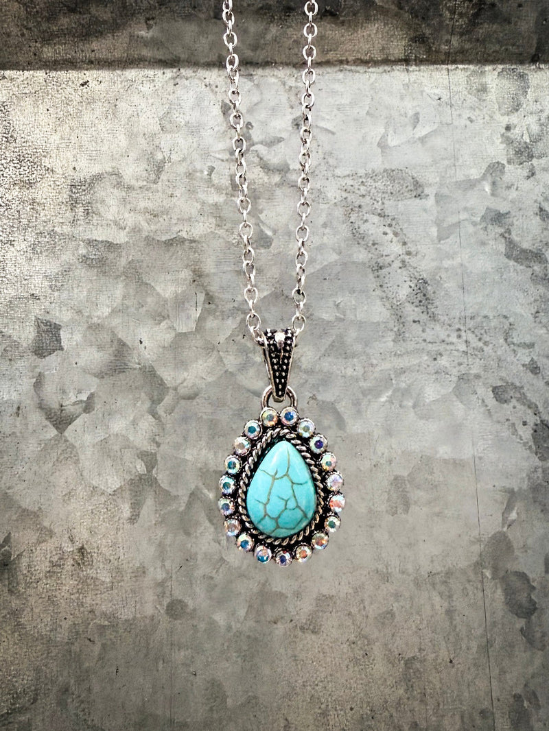 Kayla Pendant Fashion Necklace
