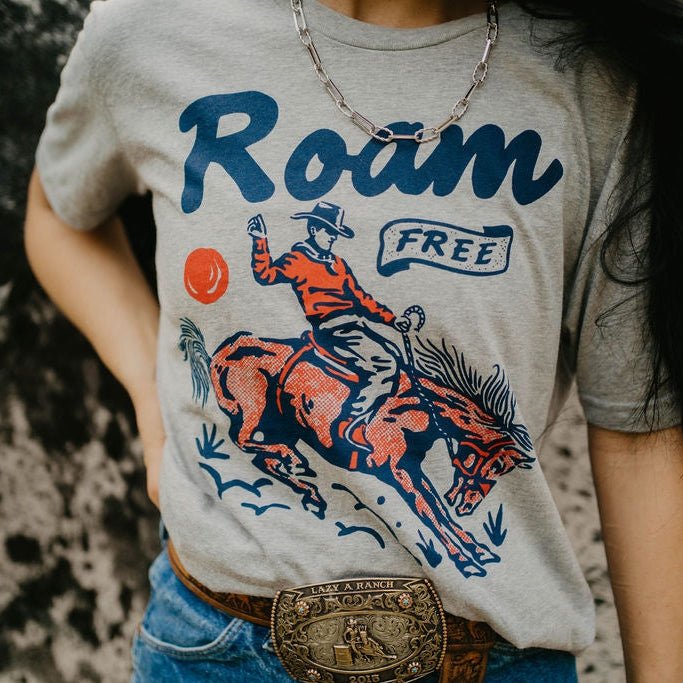 Roam Free Graphic TeeLight GreyS